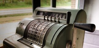 Jak sprawdzić czy ktoś widzi co robię na telefonie?