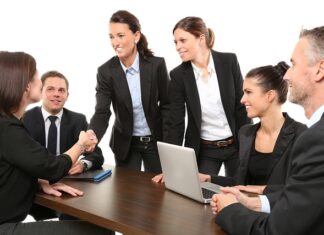 Czy umowa na czas próbny wlicza się do stażu pracy?