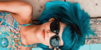 Czy film 2D ogląda się w okularach?